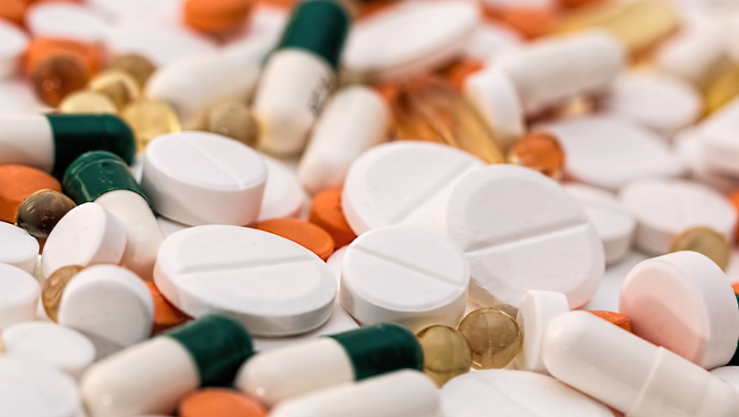 Se muestran una gran cantidad de medicamentos en pastilla